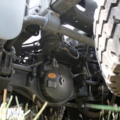 シノトルクセメントミキサー車 タイヤと水力ステアリングシステムのカスタマイズ