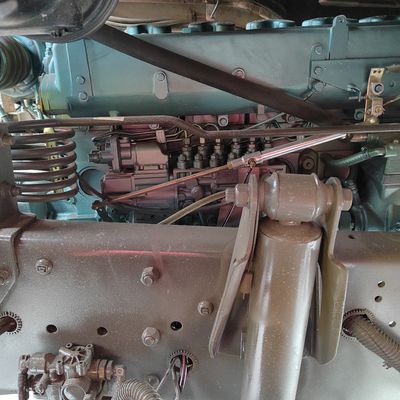 液体ステアリングとシノトラック・シャシ設計 6x4 トラクタートラック 工業輸送用