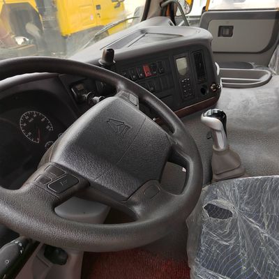 液体ステアリングとシノトラック・シャシ設計 6x4 トラクタートラック 工業輸送用