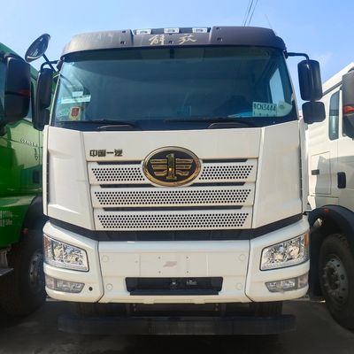 シノトルク・シャシーと水力方向装置を搭載したミキサー・トラック 初払い