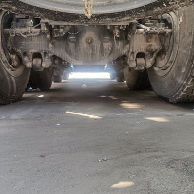 シノトルク・シャシーと水力方向装置を搭載したミキサー・トラック 初払い