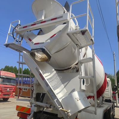 最大馬力 300-400hp 工業用重用水泥混合トラック