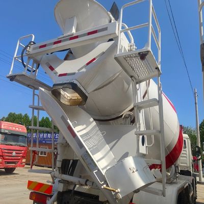 燃料 最大馬力 300-400hp 建設作業用ディーゼルセメント混合トラック