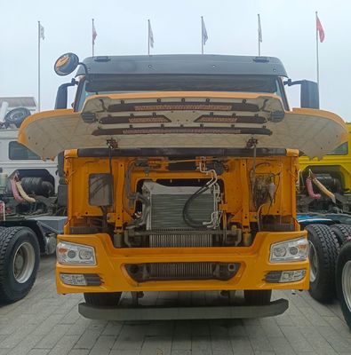 6×4 マニュアルトランスミッション 2024 1000L燃料タンク付きの中国製 HOWO トラック