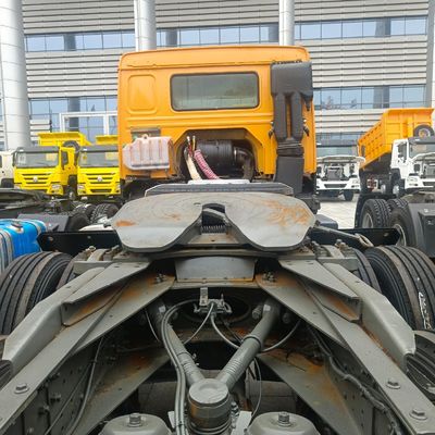 重荷輸送用専用HOWO 371HPディーゼルトラクター 31-40tの負荷容量
