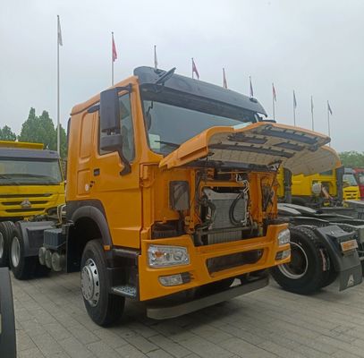 手動トランスミッション HOWO 600Lタンク付きディーゼルトラックヘッド