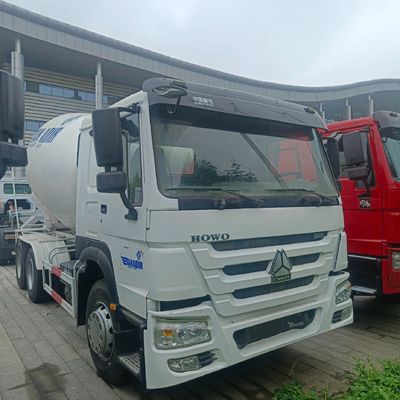 Sinotruk シャーシ HOWO 12m3 重労働建設機器用の自己コンクリートミキサートラック