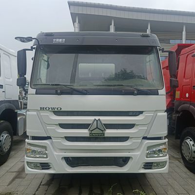 シノトルク・シャシーとパワーアシスタントを搭載したタイヤ重用12m3セメントミックストラック