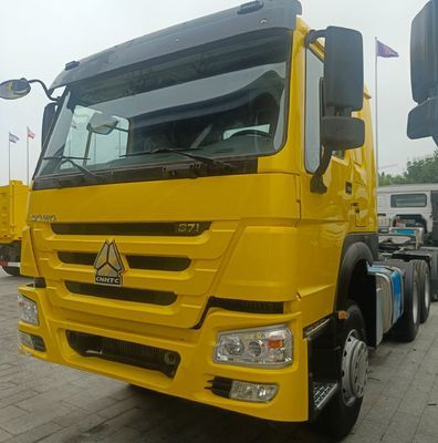 シノトラック 6X4 トラクター 2024 モデル 400L 燃料タンクと高度な空気懸垂座席