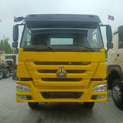 経済的な駆動ホイール 6×4 ディーゼル トラクターヘッド HOWO6X4 トラック