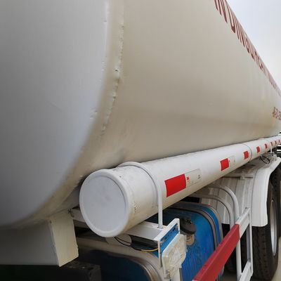 20000リットルの水ボウザー配送トラック HOWO 336/371 水輸送タンクトラック