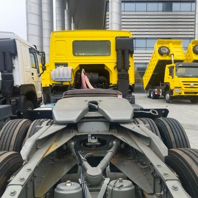 重用トラクターヘッド HOWO6X4 トラック 運転席の空気懸垂