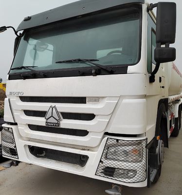 シノトルク HOWO 6X4 水配送トラック ユーロ3 排放基準の重用設計