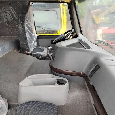 シノトルク HOWO 6X4 水配送トラック 総重量13570.000kg