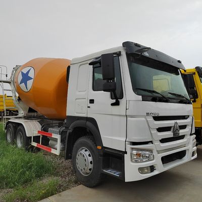認証された Sinotruk HOWO 6X4 15m3 標準の飲料水配送トラック