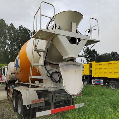 認証された Sinotruk HOWO 6X4 15m3 標準の飲料水配送トラック