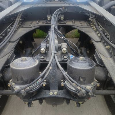 600Lの燃料タンク 6X4 ディーゼル トラクター トラック 長距離輸送と配達