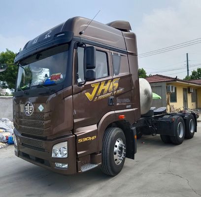 重荷用10輪解放Jh6 530HPトラックのチューブレスタイヤ設計を導入する