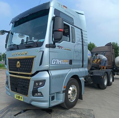 Shandeka 630HP トラクター 6 * 4/4 * 2/6 * 2 8.25m* 2.55m* 3.96m と 8.25m* 2.55m* 3.96m サイズ