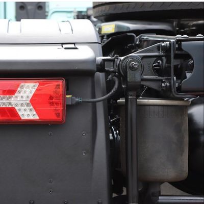 フロントリフティングスタイル ダンピングタイプ 4×2 FAW X6000 510HP トラクタートラック LNGとCNG燃料