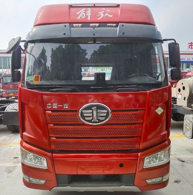 510HP エンジン容量 低価格で重荷輸送のためのガス 6X4 トラクター輸送トラック
