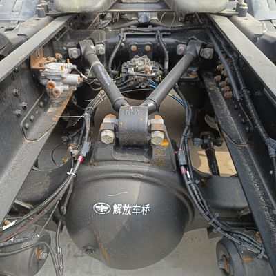 CA4250P66M25T1E6 6X4 トラクター トラック