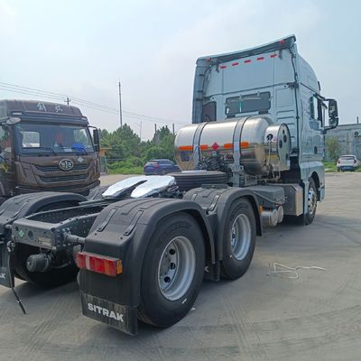 スタイリングと6×4駆動ホイール