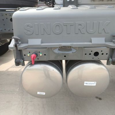 スタイリングと6×4駆動ホイール