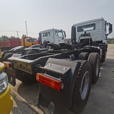 炭素鋼材 HOWO 耐久性 トラクター 中古トラック 6500.000kg パッケージ 総重量
