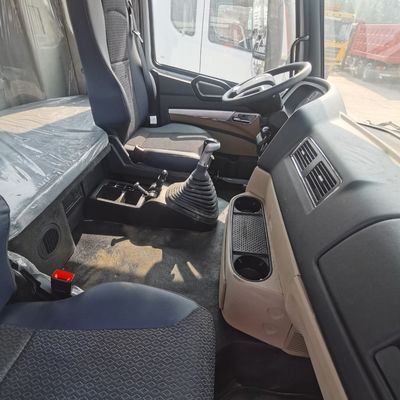 ISO認定の重荷を牽引するセミトレーラー Sinotruk HOWO 6800 * 2500 * 3200