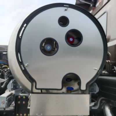ディーゼル・リバレーション・ガスのトラック 4*2 助動車と炭素鋼貨物箱材料