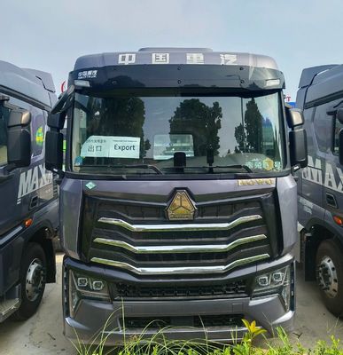 2024 重荷型 HOWO LNG トラクション トラック 6 * 4/4 * 2/6 * 2 480HP から 700HP 輸送用