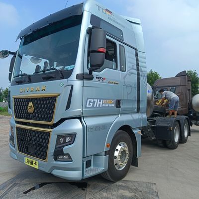 630HP 6*4 2024 Shandeka G7h LNG トラクター トラック 8.25m*2.55m*3.96m貨物輸送