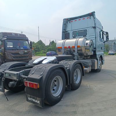 630HP 6*4 2024 Shandeka G7h LNG トラクター トラック 8.25m*2.55m*3.96m貨物輸送