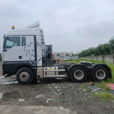 390HP Shandeka トラクタートラック 6×4/4×2/6×2 利益のための輸送車