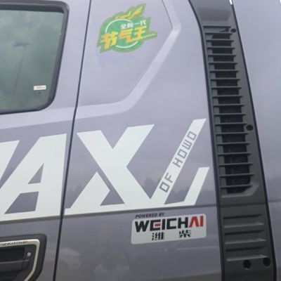 2024 HOWO Max LNG540HP 自動トランスミッション トラクタートラック