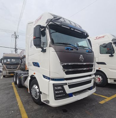 電気モーター Sinotruk 6X4 重荷トラック 2200/Minの速度でグローバル配布