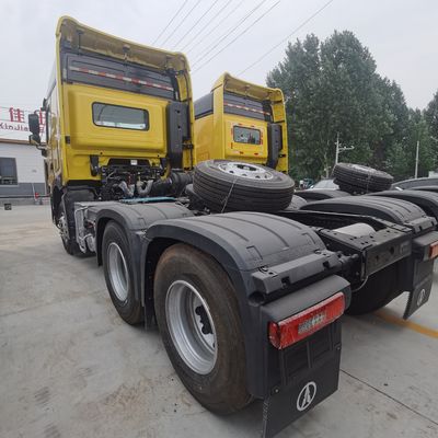 重荷輸送 北京ベンツ トラクタートラック シノトルク・シャシ エンジン容量 &gt;8L