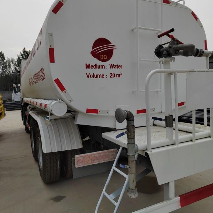 Sinotruk HOWO 6X4 15000liters 2000lm³ Drinking Spraying Water Delivery Truck Discount5%